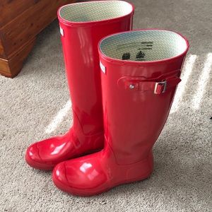 Hunter boots size 7 Red
